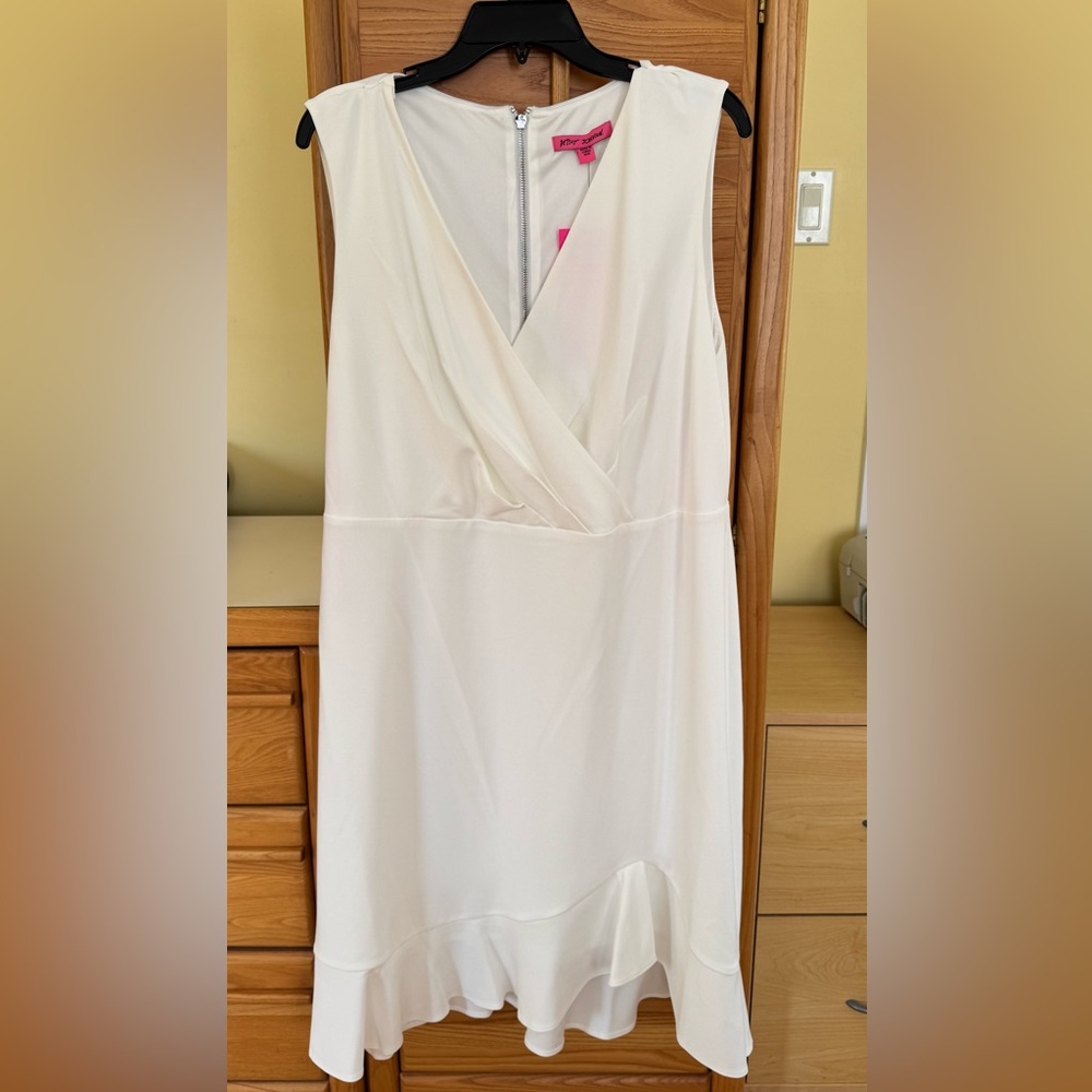 NWT Betsey Johnson elegant white fit & flare sleeveless faux wrap dress size 16W